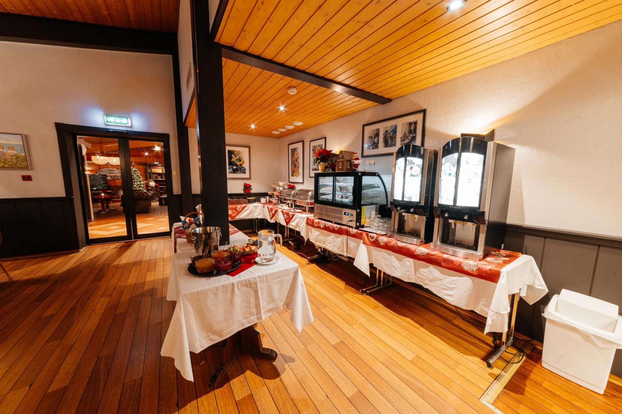 Myre Kysthotell Hotell Myre (Nordland)